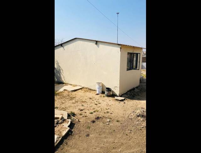 2 BEDROOM HOUSE FOR SALE IN OLIEVENHOUTBOSCH